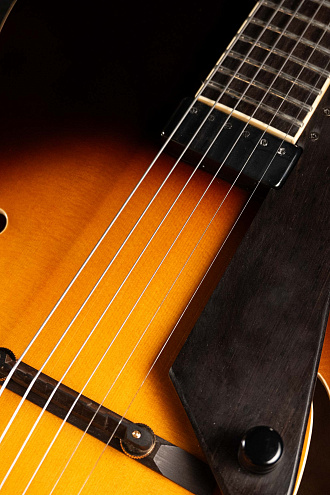 Полуакустическая гитара Peerless Manhattan - купить в "Гитарном Клубе"