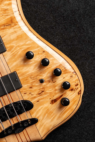 Бас-гитара Mayones Comodous 4 Classic Eye Poplar - купить в "Гитарном Клубе"