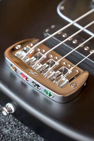 Бас-гитара G&L Tribute SB-2 Black Frost RW - купить в "Гитарном Клубе"