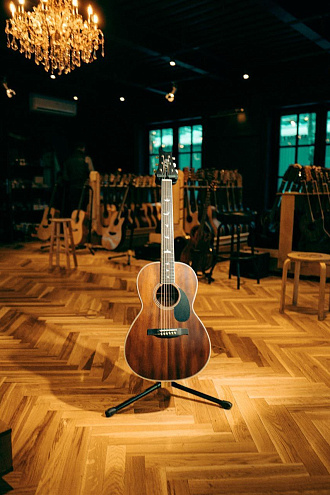 Электроакустическая гитара PRS SE P20E Parlor W/Piezo Satin Mahogany - купить в "Гитарном Клубе"