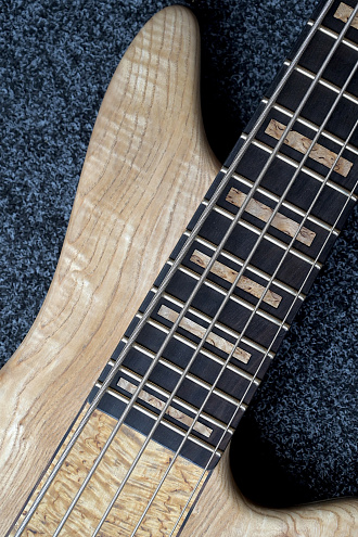 Бас-гитара Poznysh Headless Bass 5 - купить в "Гитарном Клубе"