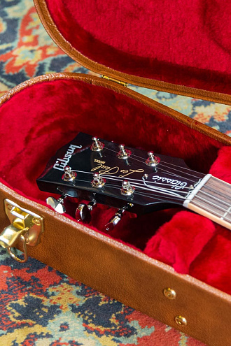 Электрогитара Gibson Les Paul Classic Ebony - купить в "Гитарном Клубе"