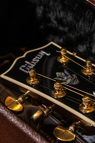 Электроакустическая гитара Gibson J-45 Deluxe Rosewood Burst - купить в "Гитарном Клубе"