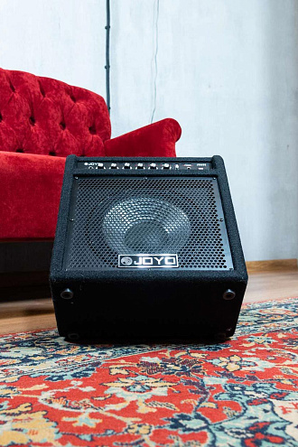 Комбоусилитель для бас-гитары JOYO JBA-35, 1х10, 35Вт - купить в "Гитарном Клубе"