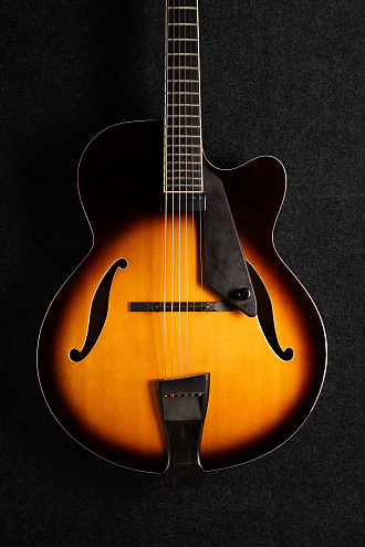 Полуакустическая гитара Peerless Manhattan - купить в "Гитарном Клубе"