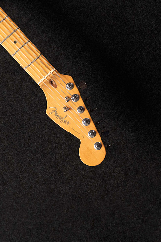 Электрогитара Fender American Standard Stratocaster Black, 1995 - купить в "Гитарном Клубе"