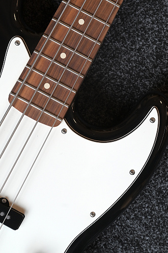Бас-гитара Fender Player Jazz Bass Black
