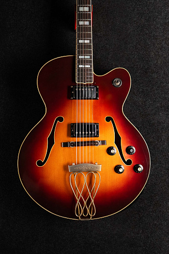 Полуакустическая гитара Yamaha AE1200