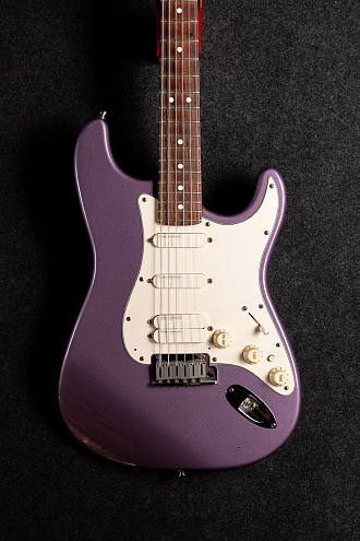 Электрогитара Fender Stratocaster Jeff Beck Purple’93 - купить в "Гитарном Клубе"