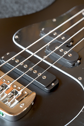 Бас-гитара G&L Tribute SB-2 Black Frost RW - купить в "Гитарном Клубе"