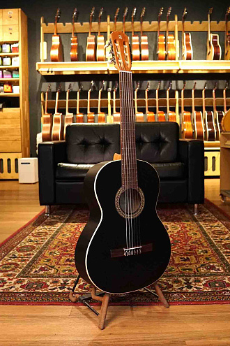 Классическая гитара Alhambra 1C Classical Student Black Satin  - купить в "Гитарном Клубе"