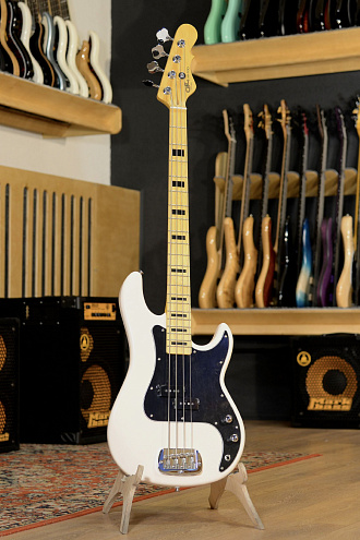 Бас-гитара G&L Tribute LB-100 Olympic White MP Poplar - купить в "Гитарном Клубе"