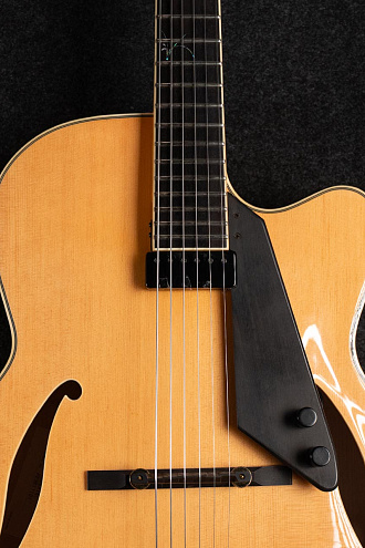 Полуакустическая гитара Peerless Imperial NA - купить в "Гитарном Клубе"