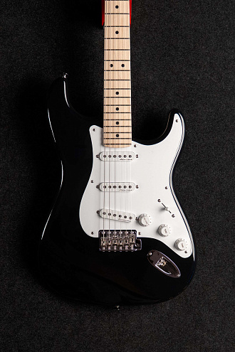 Электрогитара Fender Stratocaster Custom Shop TM Eric Clapton, Blackie, 2022 - купить в "Гитарном Клубе"