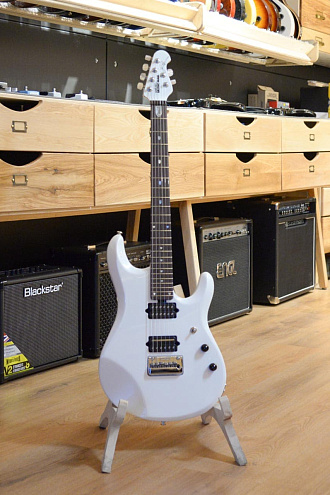 Электрогитара Music Man JP6, именная модель John Petrucci, White Pearl - купить в "Гитарном Клубе"