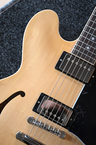 Электрогитара Gibson ES-335 Satin Vintage Natural, 2021 - купить в "Гитарном Клубе"