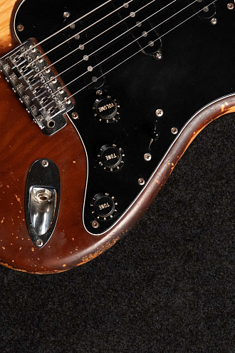 Электрогитара Fender Stratocaster’ 74 - купить в "Гитарном Клубе"