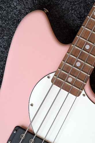 Бас-гитара G&L FD Fallout Shortscale Bass Shell Pink CR - купить в "Гитарном Клубе"