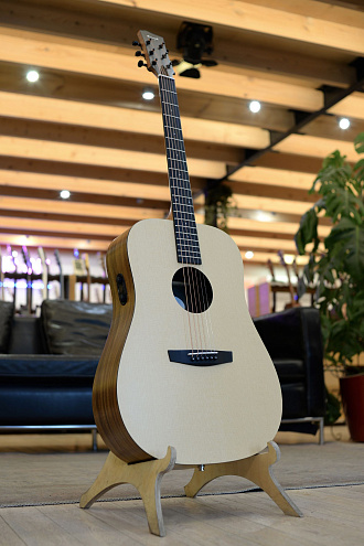 Трансакустическая гитара Enya ED-X0/NA.S0.EQ - купить в "Гитарном Клубе"