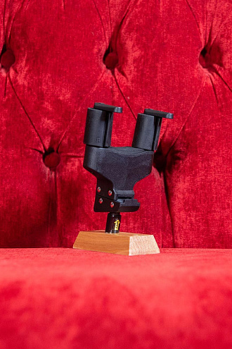 Настенный держатель для гитары Hercules GSP38WB - купить в "Гитарном Клубе"