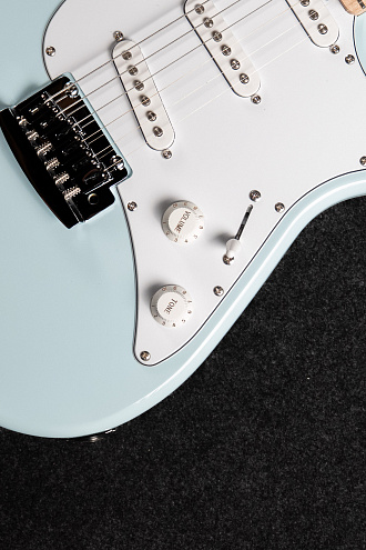 Электрогитара Sterling Cutlass SSS Daphne Blue - купить в "Гитарном Клубе"