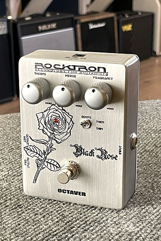 Гитарная педаль Rocktron Boutique Black Rose Octaver - купить в "Гитарном Клубе"