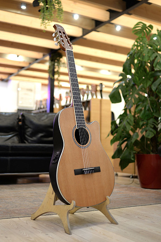 Классическая гитара Ovation Applause AB24CC-4S Balladeer Mid Cutaway Nylon - купить в "Гитарном Клубе"