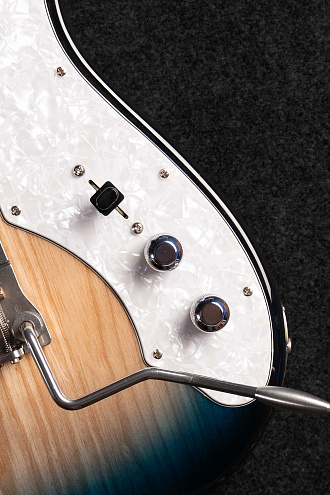 Электрогитара G&L Limited Run ASAT Classic Thinline Mako Blue MP - купить в "Гитарном Клубе"