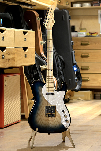 Электрогитара G&L Limited Run ASAT Classic Thinline Mako Blue MP - купить в "Гитарном Клубе"