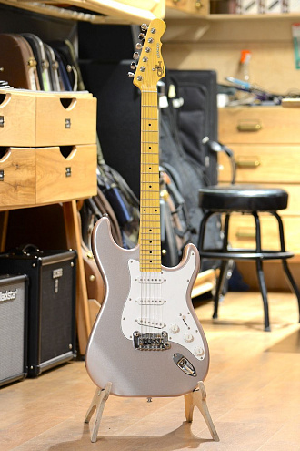 Электрогитара G&L Tribute Legacy Shoreline Gold MP Poplar - купить в "Гитарном Клубе"