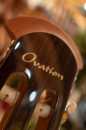 Классическая гитара Ovation CS24C-4 Celebrity Standard Mid Cutaway Natural - купить в "Гитарном Клубе"
