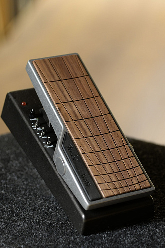 Гитарная педаль Fender Tread-Light Wah Pedal - купить в "Гитарном Клубе"