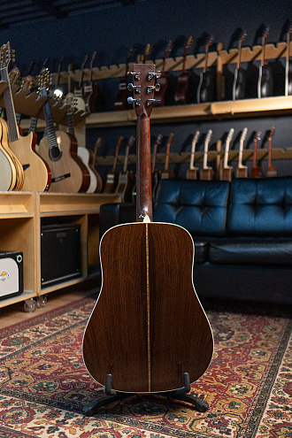 Акустическая гитара Martin D-28, 1998 with L.R. Baggs Element VTS pickup - купить в "Гитарном Клубе"