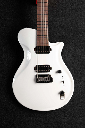 Электрогитара Covenant Custom Model Be Pearl - купить в "Гитарном Клубе"