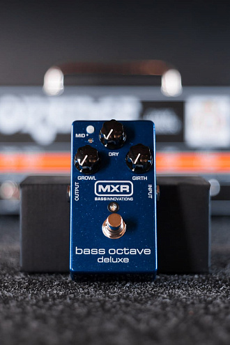 Бас-гитарная педаль Dunlop MXR M288 Bass Octave Deluxe - купить в "Гитарном Клубе"