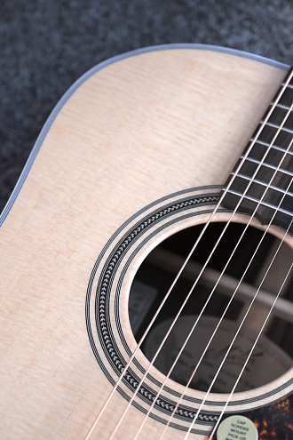 Электроакустическая гитара Maton ER90C - купить в "Гитарном Клубе"