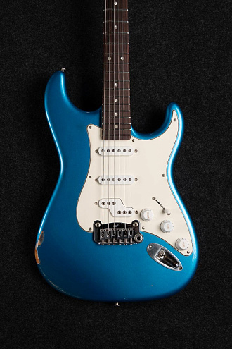 Электрогитара G&L Custom Shop Legacy SSZ RW Nitro Lake Placid Blue - купить в "Гитарном Клубе"