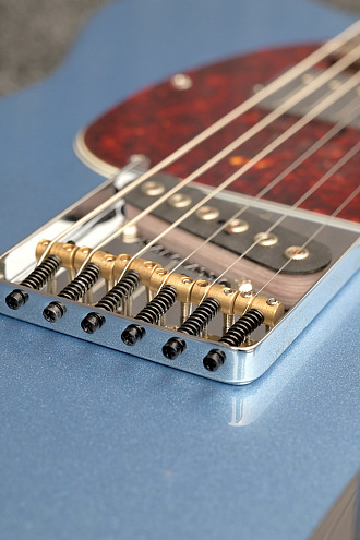 Электрогитара G&L Tribute ASAT Classic Bluesboy Lake Placid Blue RW - купить в "Гитарном Клубе"