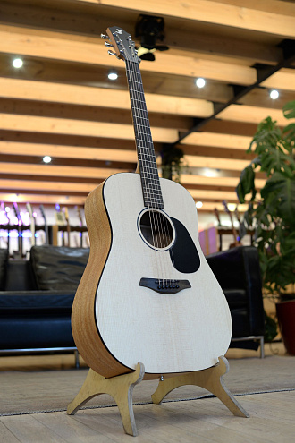 Акустическая гитара Furch Violet D-SM - купить в "Гитарном Клубе"