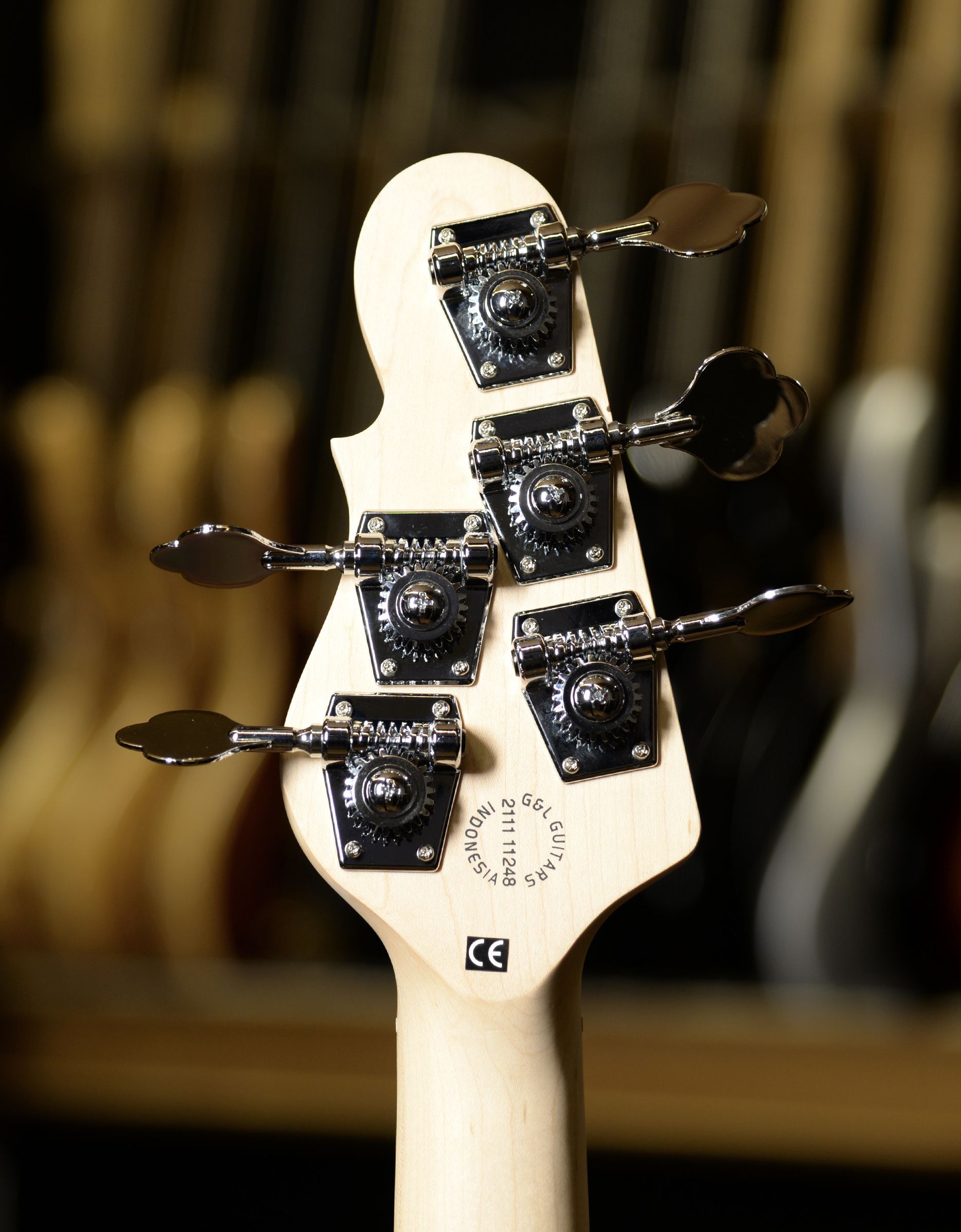 Бас-гитара G&L Tribute L-2500 Black Frost MP Poplar - купить в "Гитарном Клубе"