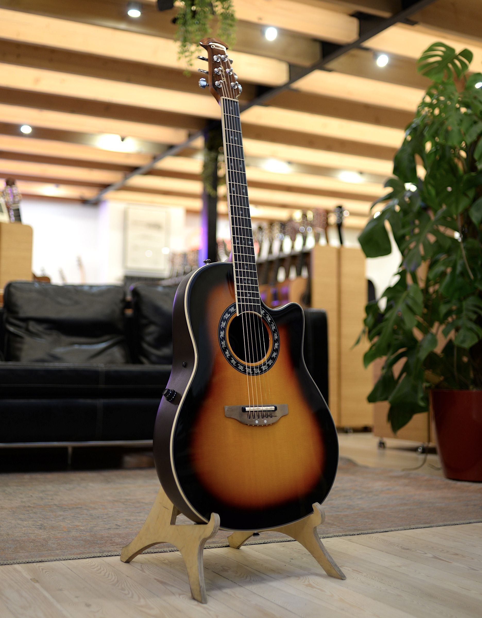 Электроакустическая гитара Ovation 1771VL-1GC Glen Campbell Legend Signature Sunburst - купить в "Гитарном Клубе"
